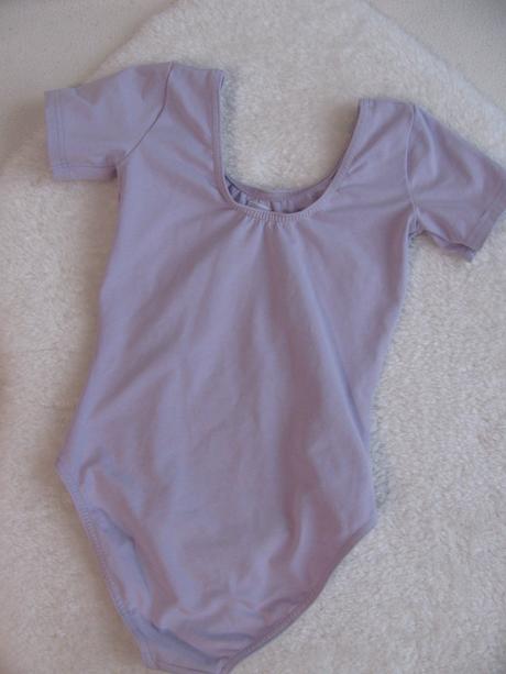 Krásný gymnastický, cvičební lila dres, 122