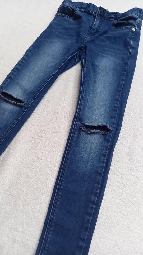 Roztrhané džíny  - rifle zn. next vel. 134, regula, next,134