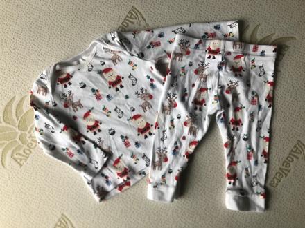 Bílé vánoční pyžamo, 68