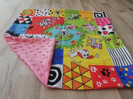 Pestrá deka pro mimčo,
