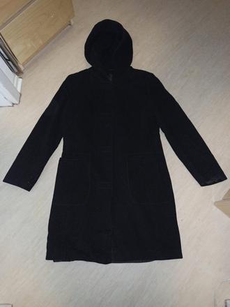 Lehký černý kabát s kapucí 38, 38