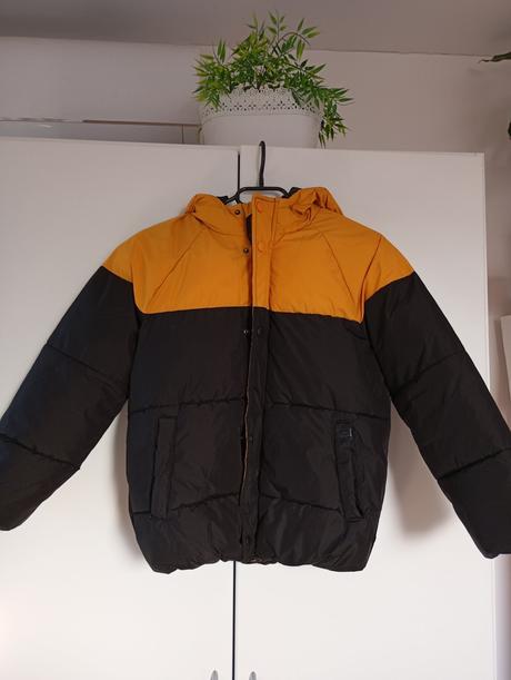 Zimní bunda s kapucí, sinsay,140