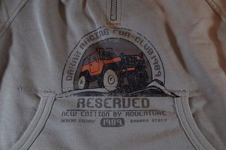 Mikina s kapucí, reserved,116