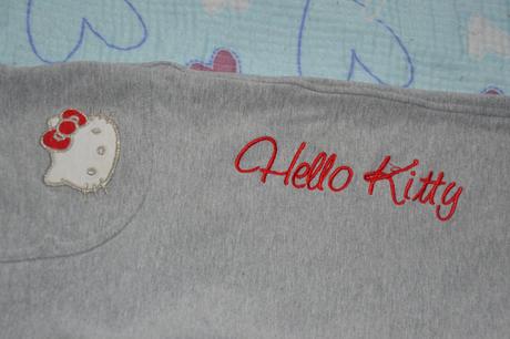 140 šedé tepláky, sanrio,140