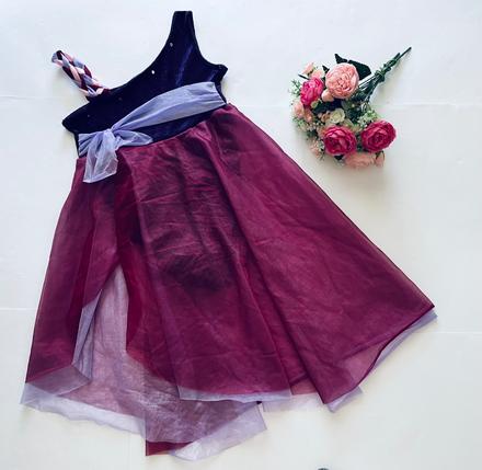 An13/ kostým  body se sukní - v.9/11 let, 