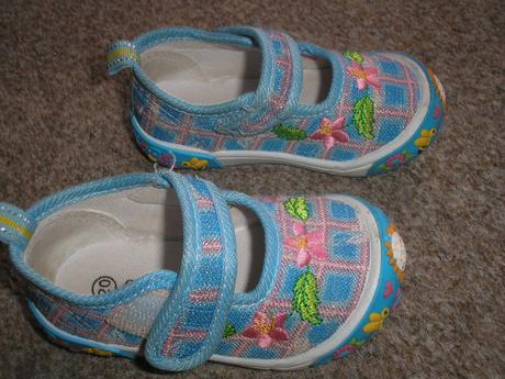 Dívčí plátěnky, 20