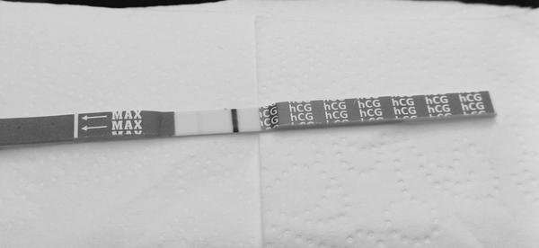 Je test před menstruací pozitivní?