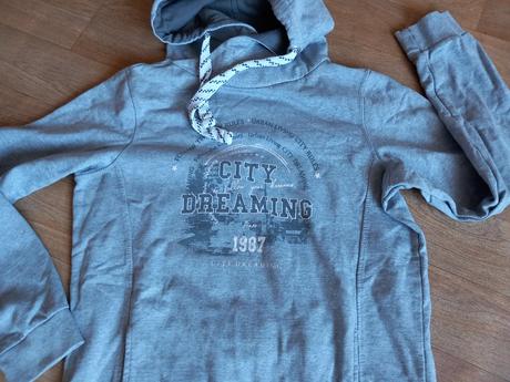 Mikina vel. 40 zn. janina š. 2 x 50 cm, d. 66 cm, 40