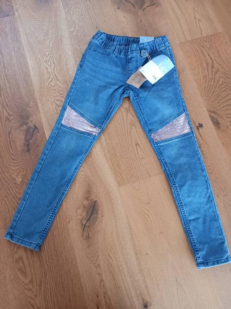 Nové kalhoty č 140, 140