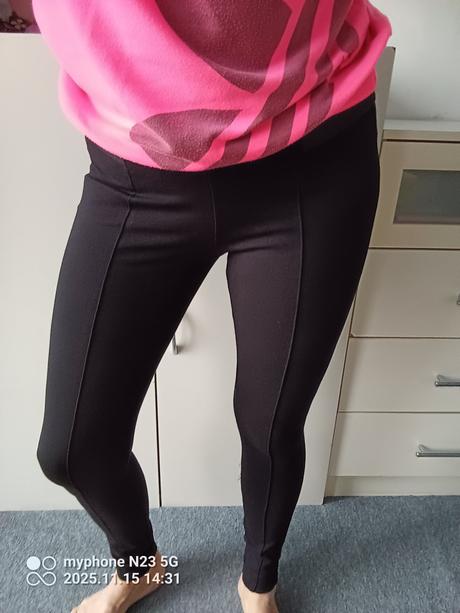 Legíny široká guma zn."esmara" vel "m", esmara,m