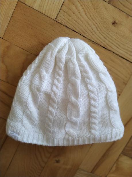 Bílá čepice podšitá flísem, loap,56