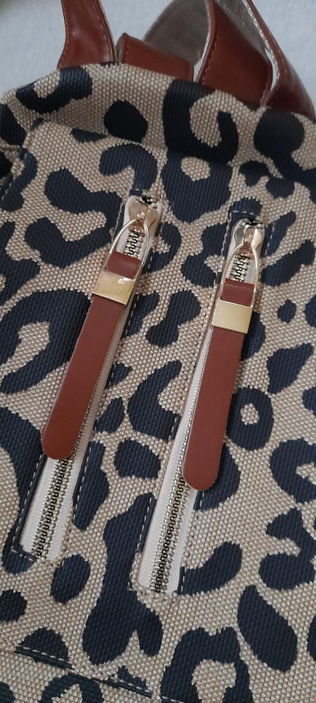 Leopardí malý batůžek s popruhem přes rameno, 