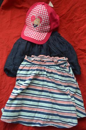 2x sukně 98/104 , nová kšiltovka, 104–116