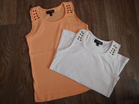 Tričko se cvočky vel. 110/116 pro dvojčata, 110