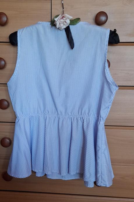 Melitea pruhovaný elegantní peplum top, m
