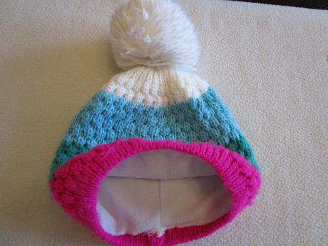 Teplá barevná čepička s bambulí, flaušová podšívka, 146