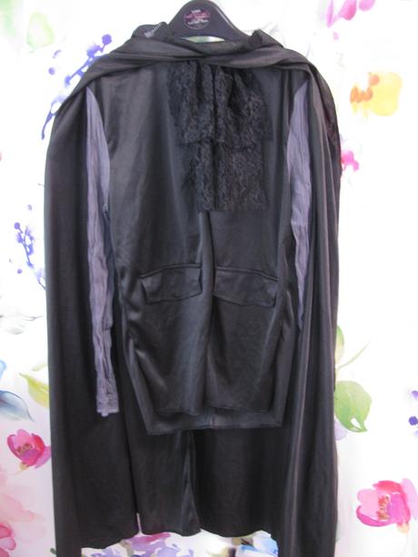 Chlapecký kostým upíra,hraběte drákuly,