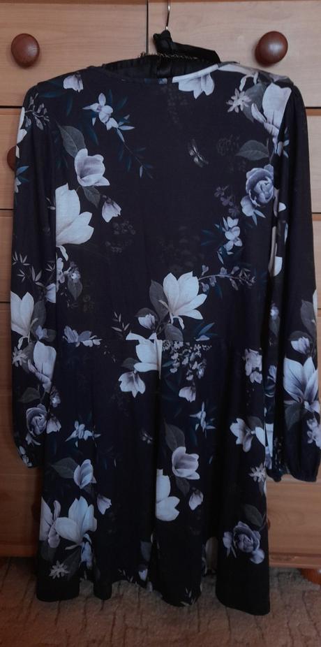 Lipsy květované šaty s dlouhými rukávy, lipsy london,42