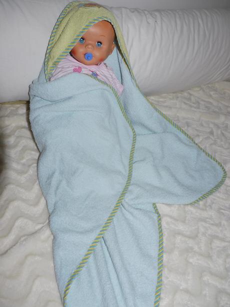 Rucnik s kapuckou a medvidkem pu, 