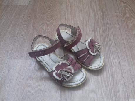 Celokožené sandálky, kornecki,27