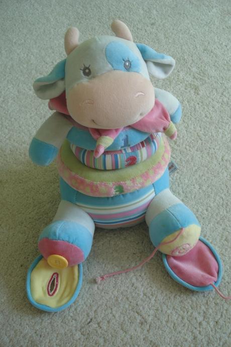 Motorická plyšová kravička,