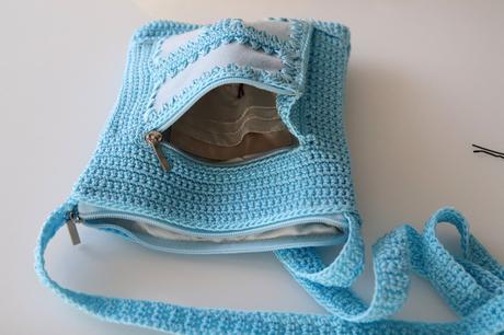 Dívčí háčkovaná kabelka, 