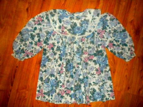 Krásné společenské kytičkované šaty pro holčičku, 98