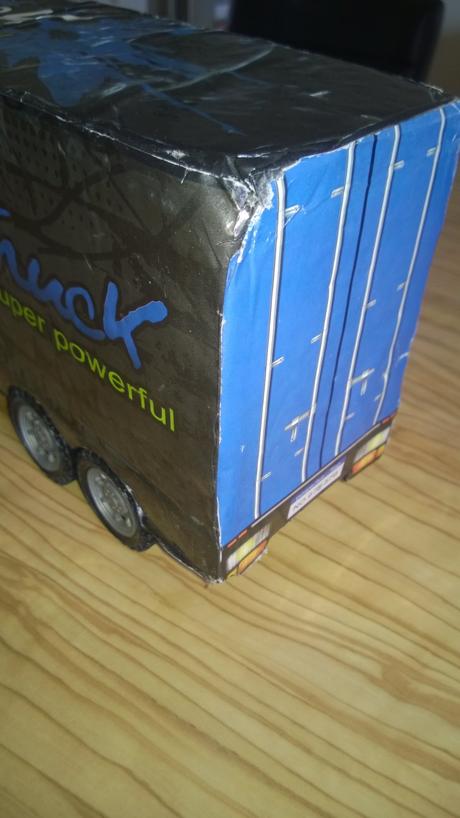 Auto - kamion na setrvačník s přívěsem,