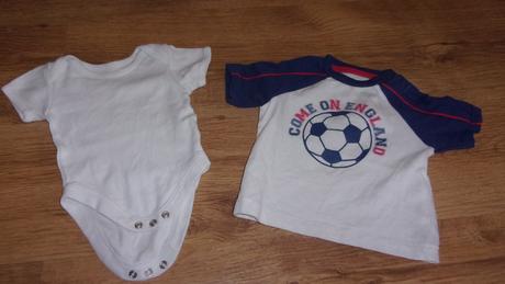 Bodyčko vel. 56 a tričko vel. 62, 56