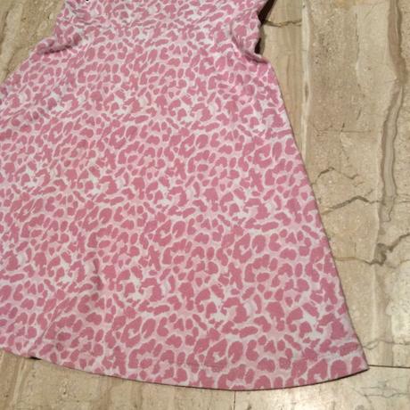 Šaty s nápisem, 104