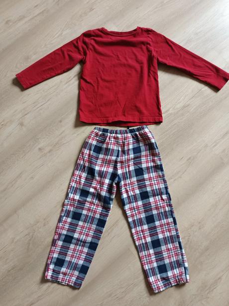 Pyžamo, lupilu,110