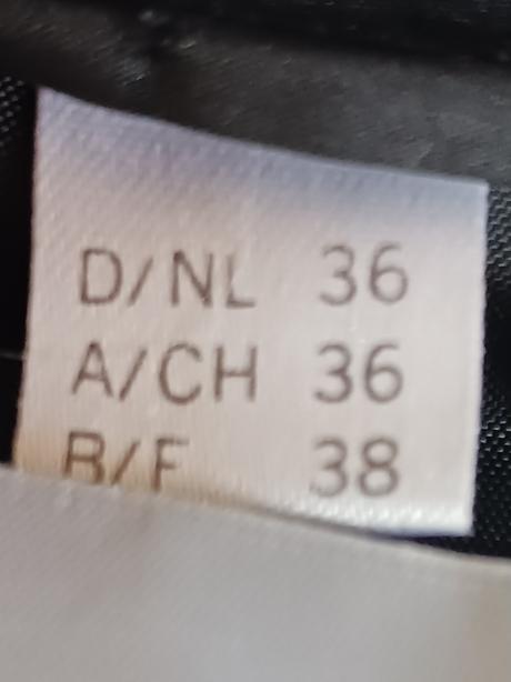 Bundička jaro/podzim č.36, 36