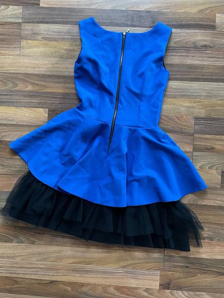 Nové modré šaty s černým volánem, vel xs a možní i, xs