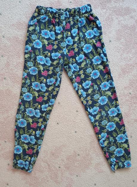 Tepláky vel. 158, reserved,158