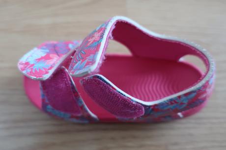 Gumové sandálky 24, 24
