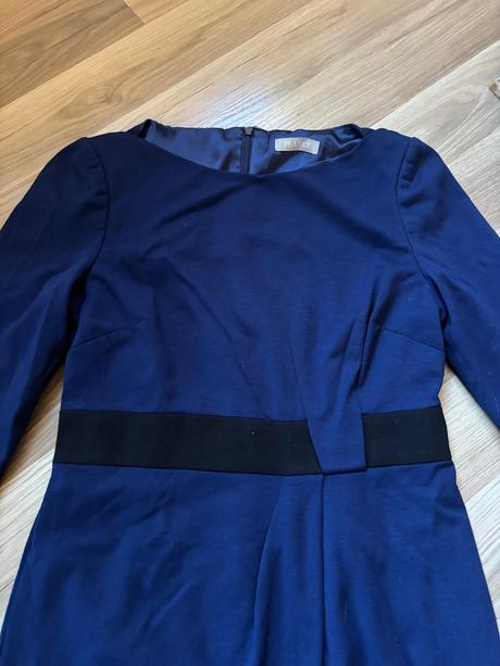 Podzimní pouzdrové šaty, 36