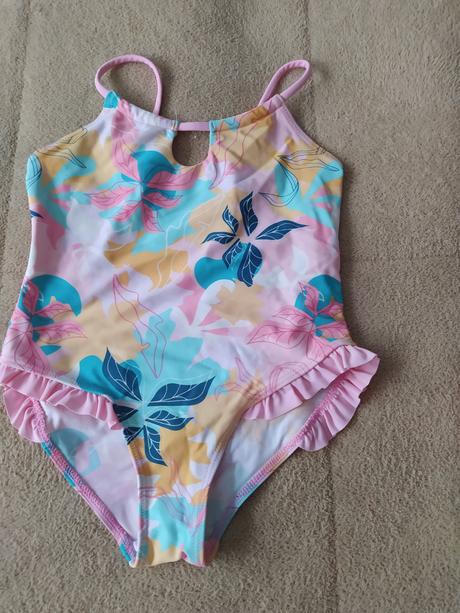 Dívčí plavky, 110