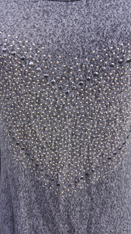 Lehký svetřík na tělo se srdcem - vel.36, 36