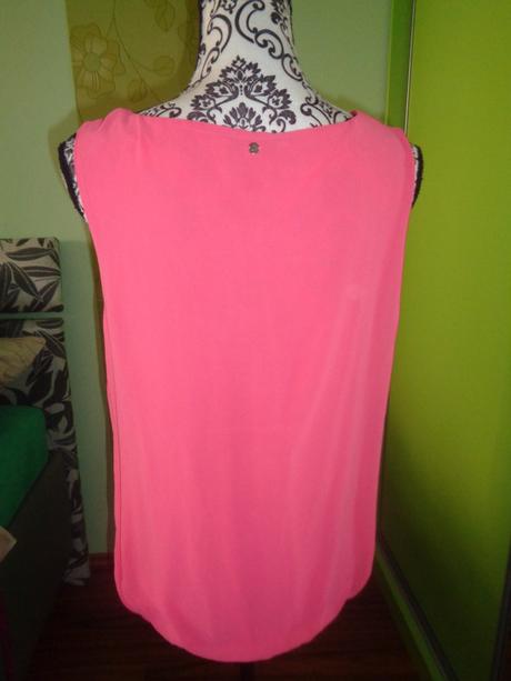Krásný korálově červený top, 42