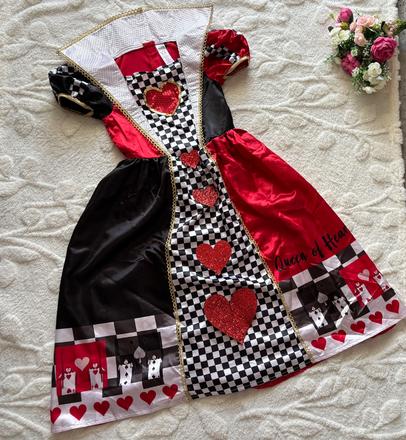 An28/ delux srdcová královna z alenky říše -v.116,