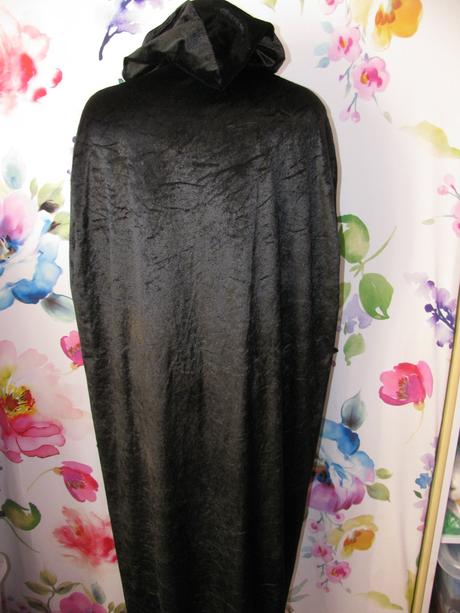 Karnevalový plášť s kapucí-upír, kouzelník apod.,