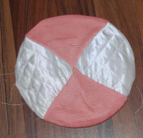 Růžová baretka, 80