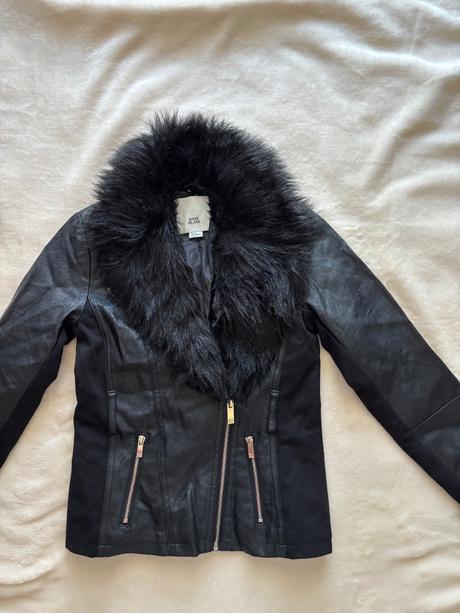 Krásná koženková bunda s kožíškem- v.7/8 let, river island,128