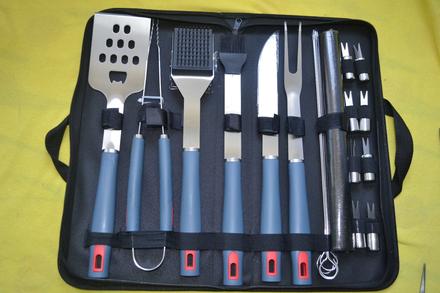 Grilovací nářadí ,set 19ks v kufříku,nový,,