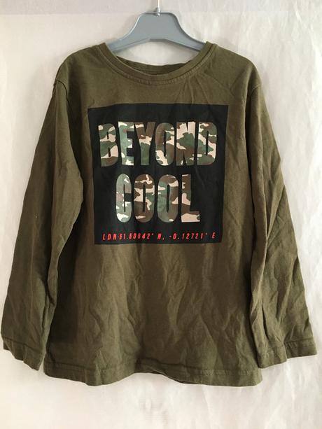 Vel. 116 khaki triko s nápisem, 116