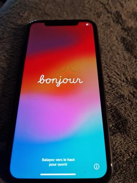 Apple iphone11 + ipods, apple