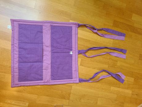 Kapsář má postýlku pro miminko, 50,50