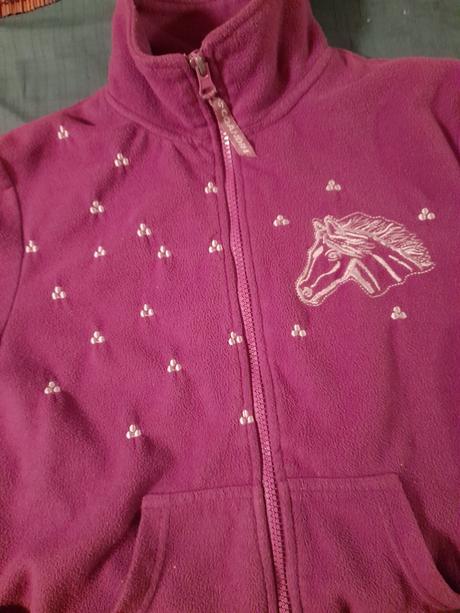 Tmavě fialová mikina s koníkem, 146