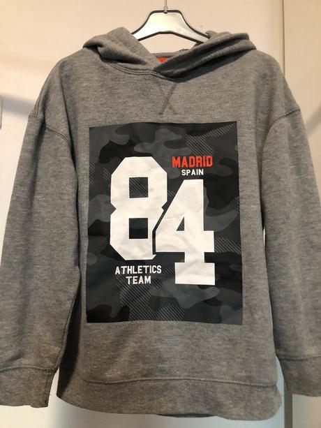 Šedá mikina s kapucí, 140