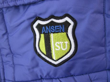 Chlapecká prošívaná fialová vesta, 140